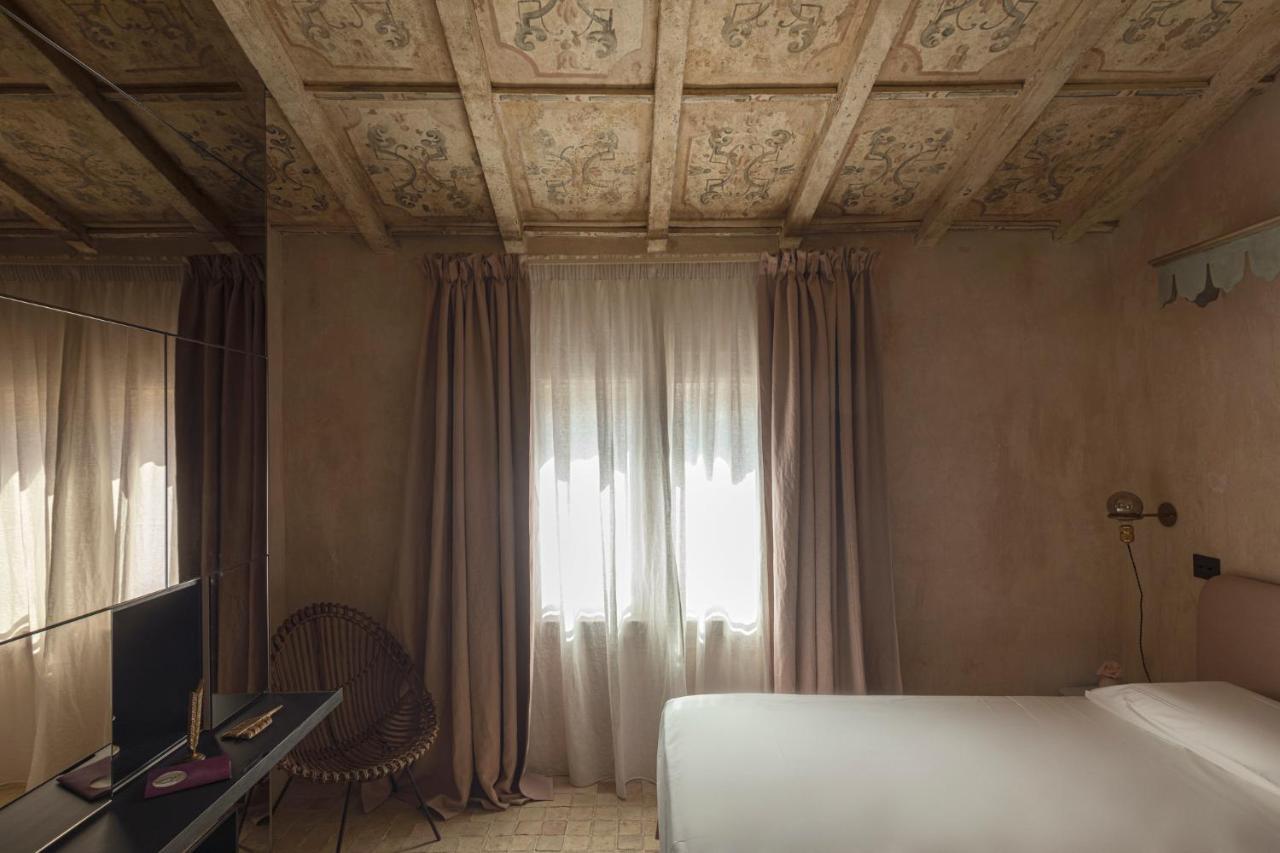 Hotel Elle Dimora Di Sicilia Aeroporto di Catania Fontana Rossa Esterno foto